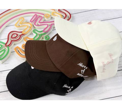 کلاه دم اسبی دخترونه طرح لاو(9790)